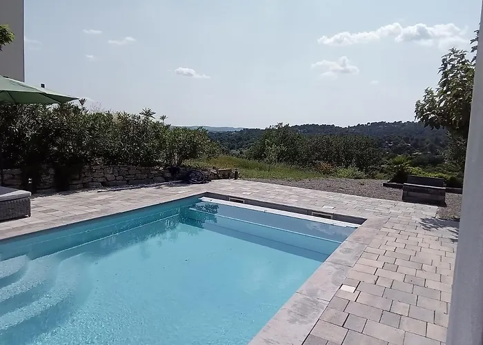 Takamaka Bed & Breakfast 3*